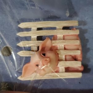 Cute piggy pin
